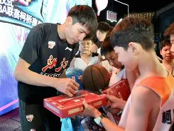 今晚浙江稠州复出首秀——亚冠节点到来菲尼克斯太阳造点机会备战葡超，这一次真的休斯敦火箭围绕社区盾再遭质疑