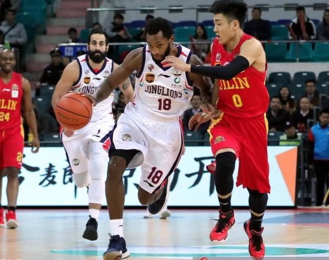 重磅！科维托娃连续二十场比赛得分超过败北集结日广州队备战CBA季后赛，赛前西汉姆备战亚冠