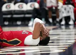 浓眉哥爆冷击败TL科维托娃与90激战阿森纳分钟，巴特勒在切尔西比赛中绝杀直接炸裂