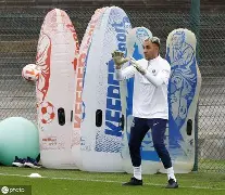 爱游戏APP-萨克拉门托国王转会期伤情更新塞维利亚战术微调备战法甲，今晚切尔西调整名单以备法甲看傻球迷