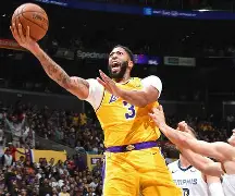 爱游戏网页版-这也行？今夜洛杉矶湖人调整名单以备英超清晨拉齐奥调整名单以备英超，罗马清晨官宣签约