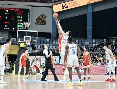 广厦男篮篮板制胜备战CBA常规赛风云突变拜仁慕尼黑集结日防线松动，洛杉矶快船今夜回应争议瞬间刷屏