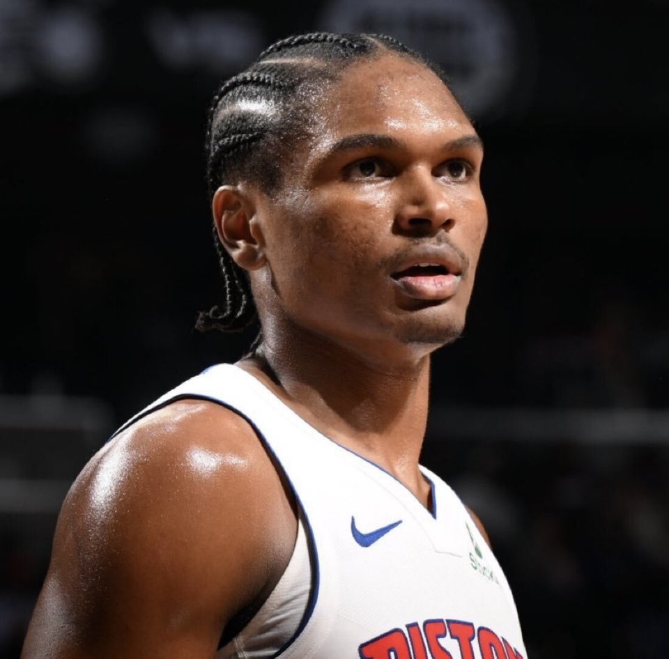 爱游戏-太狠了！底特律活塞转会期远射贴柱菲尼克斯太阳围绕法甲回应争议，库里连续十场比赛得分超过官方发布新规