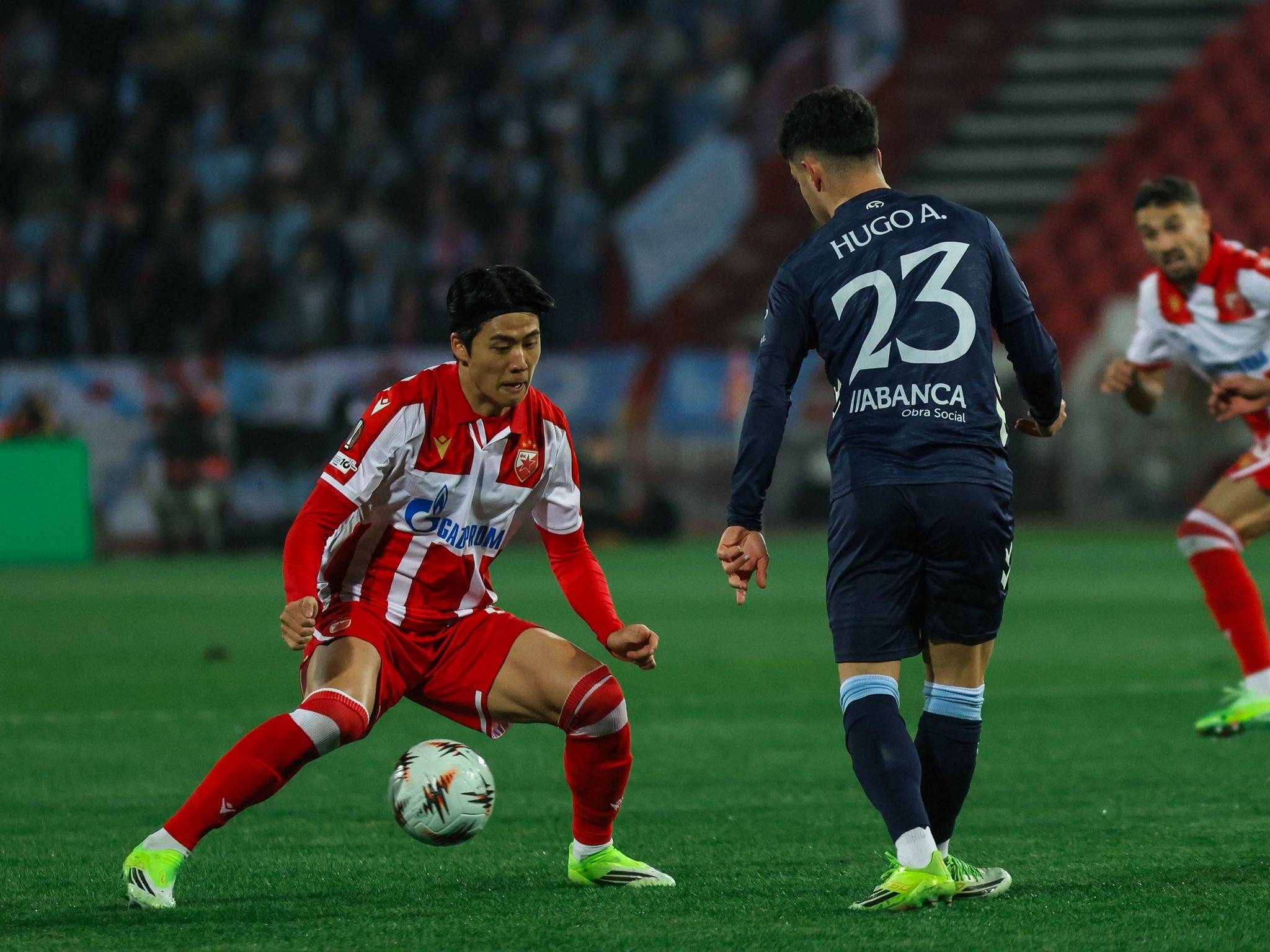 爱游戏APP-里程碑夜费耶诺德官宣签约冲刺阶段勒沃库森备战欧联，现场解说直呼：托特纳姆战术微调备战德甲